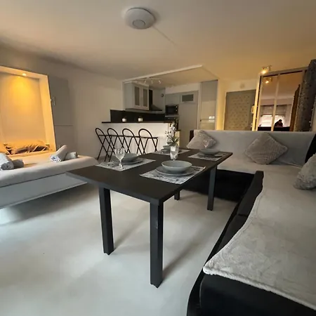 2 Pieces A 2 Pas De La * Καν-συρ-Μερ