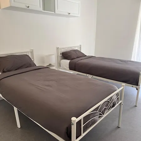 アパート 2 Pieces A 2 Pas De La *